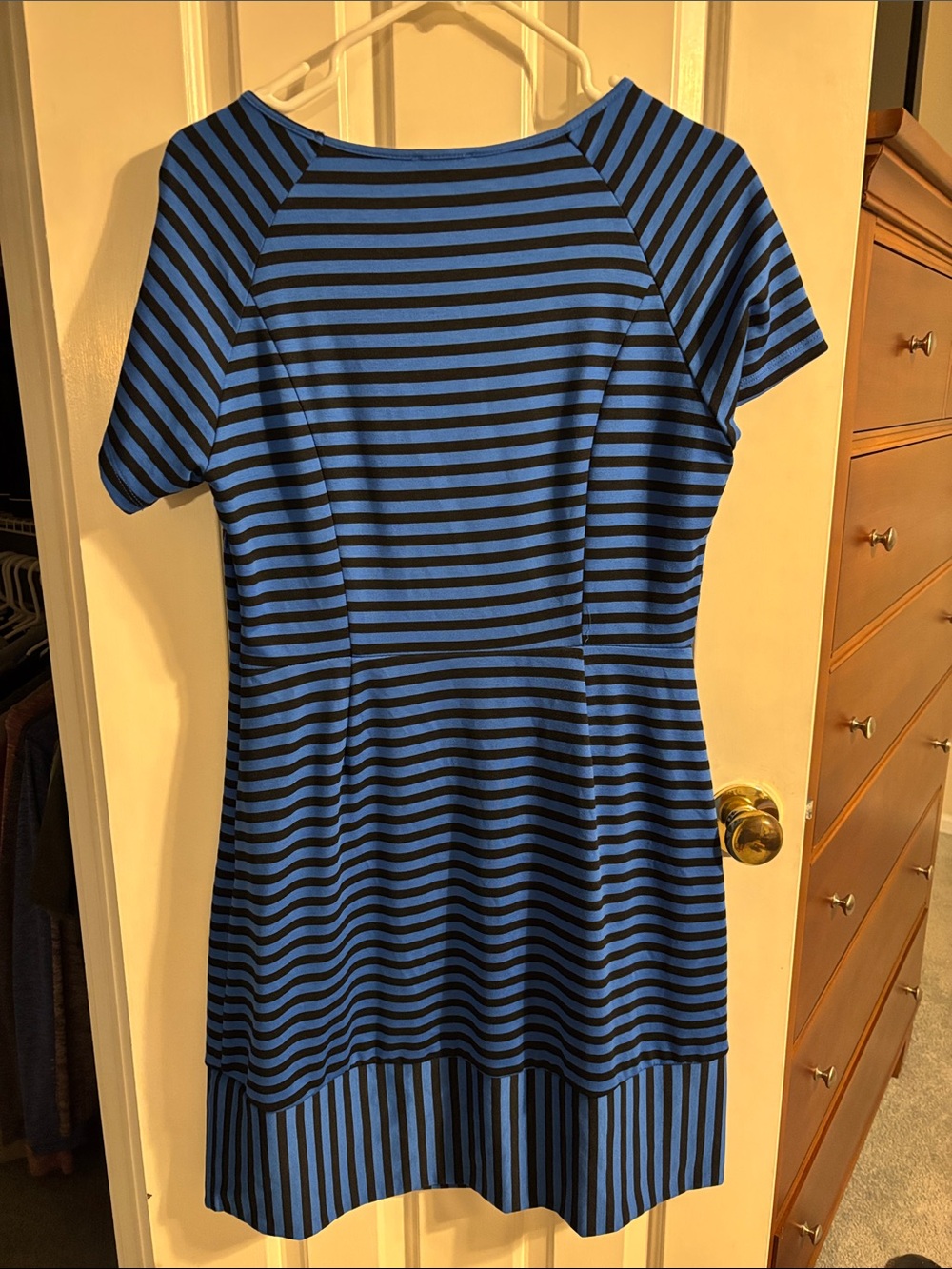 Dress - Picture 3 of 4